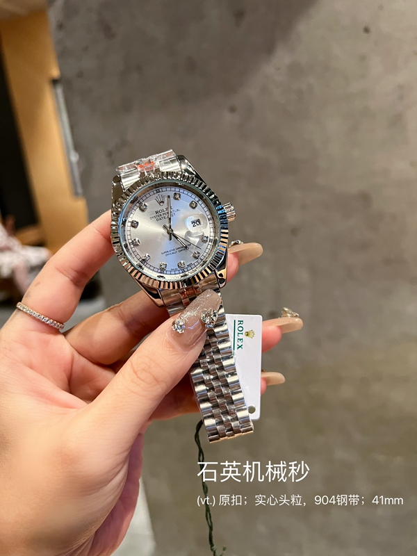 ブランド時計背面デザイン